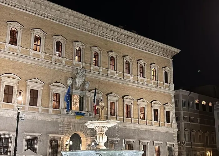 Elegant In Rome's Historic Center Apartment